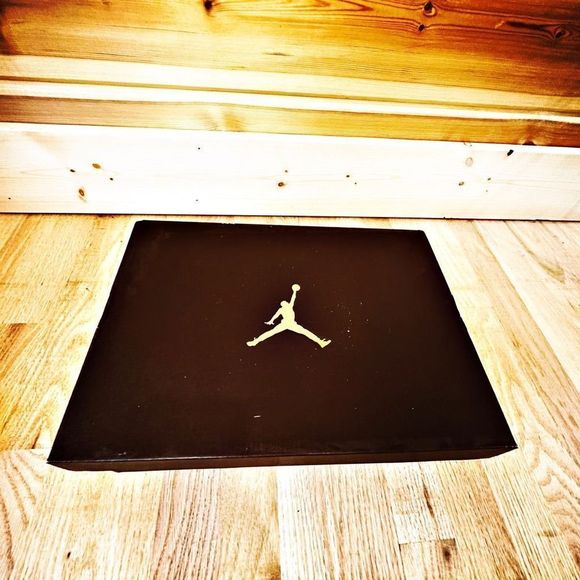 Jordan 1 Mid ‘White Deep Royal Blue’ - Picture 7 of 7